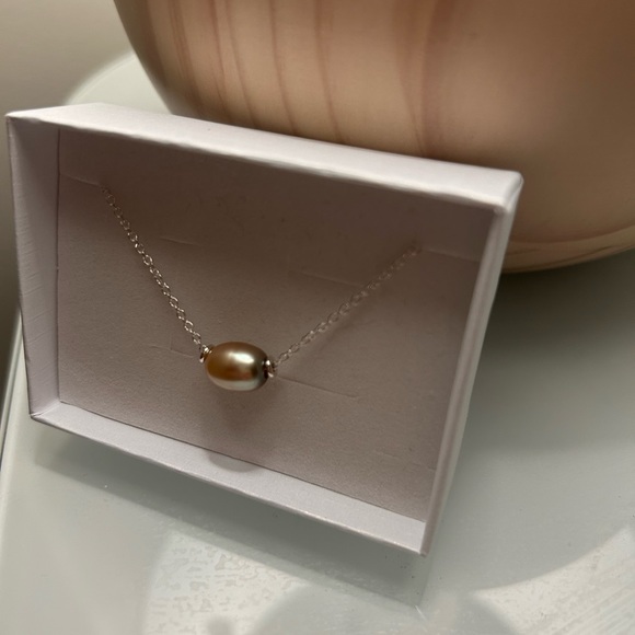 Blue floating pearl necklace - Picture 2 of 4